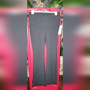 2 PAIRS Ingrid & Isabel Black Maternity Leggings (M)